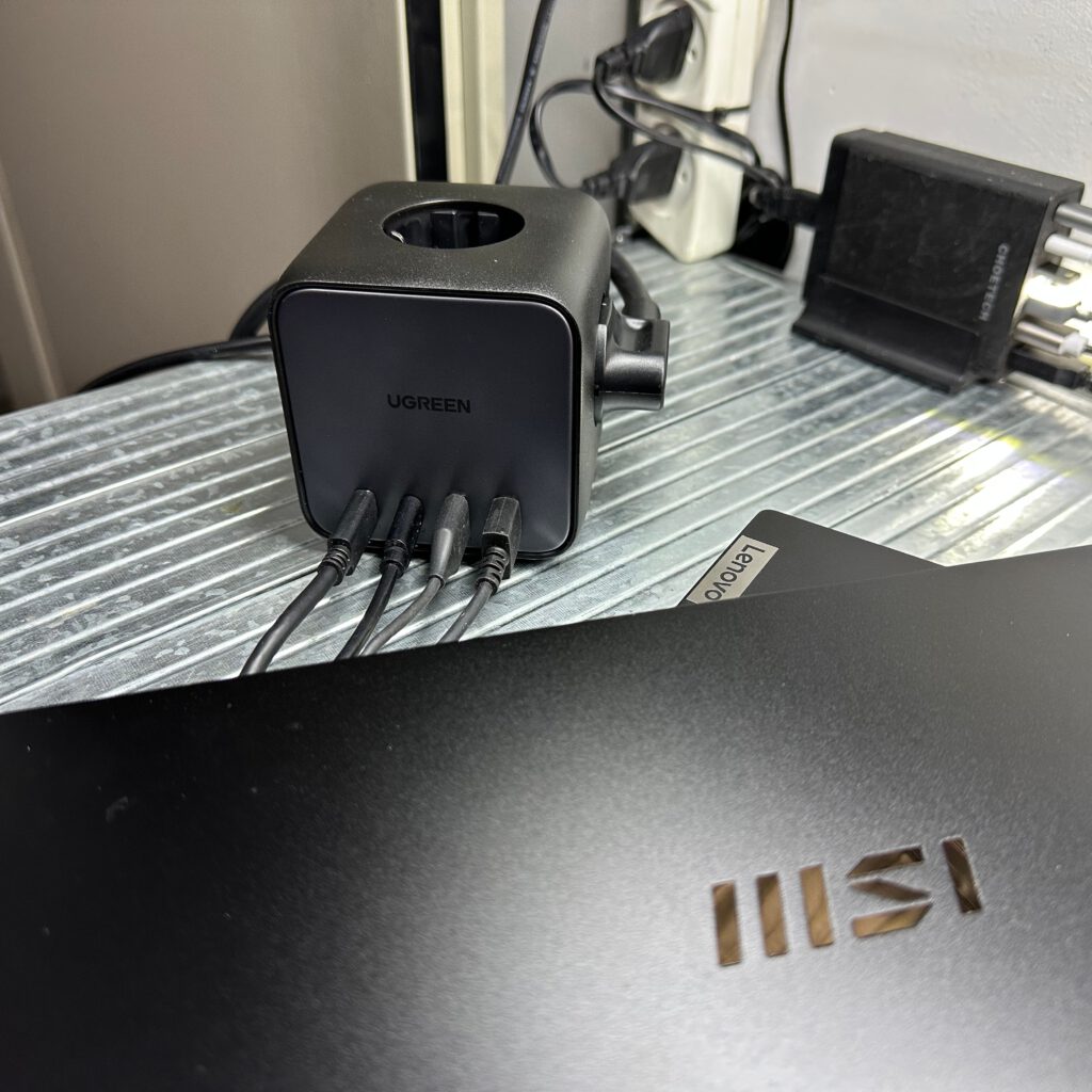 פחות מדקה: מטען UGREEN DigiNest Cube 65W