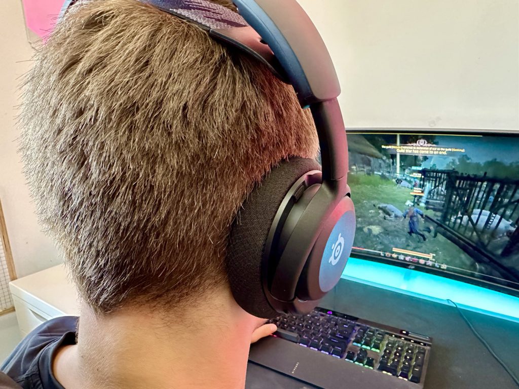 ביקורת: אוזניות גיימינג אלחוטיות SteelSeries Arctis Nova 4