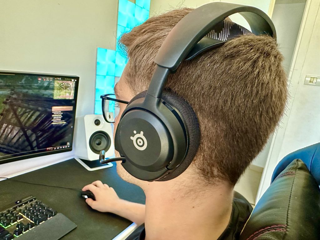 ביקורת: אוזניות גיימינג אלחוטיות SteelSeries Arctis Nova 4