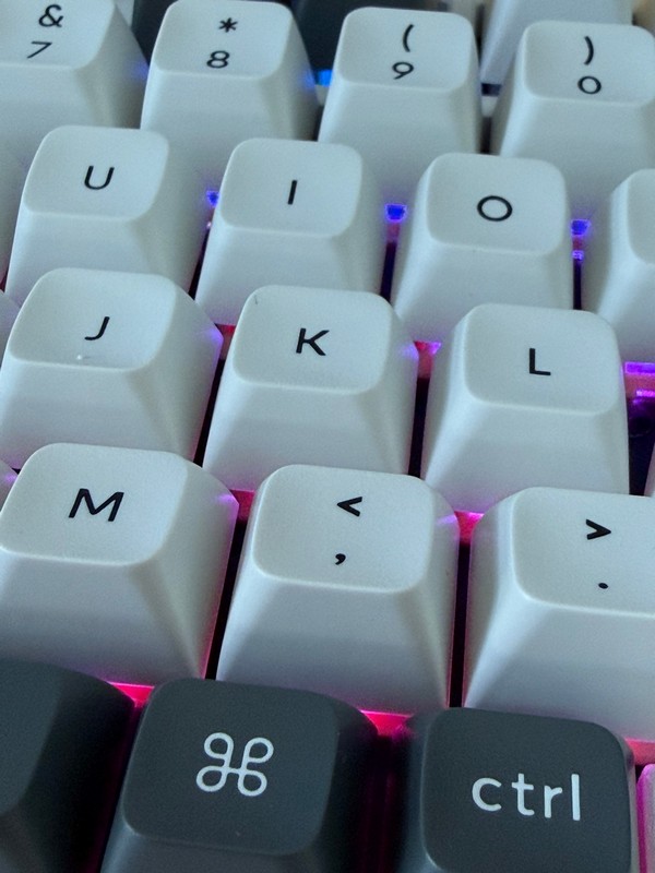 ביקורת: מקלדת ה-Keychron Q13 Ultra 8K: פריסת Alice עם אפס פשרות