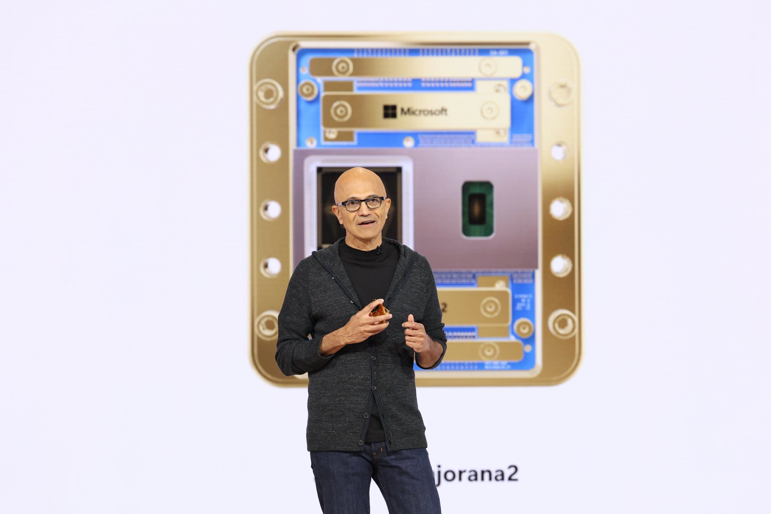 סאטיה נאדלה מציג את Majorana 2 באירוע Microsoft Build 2026