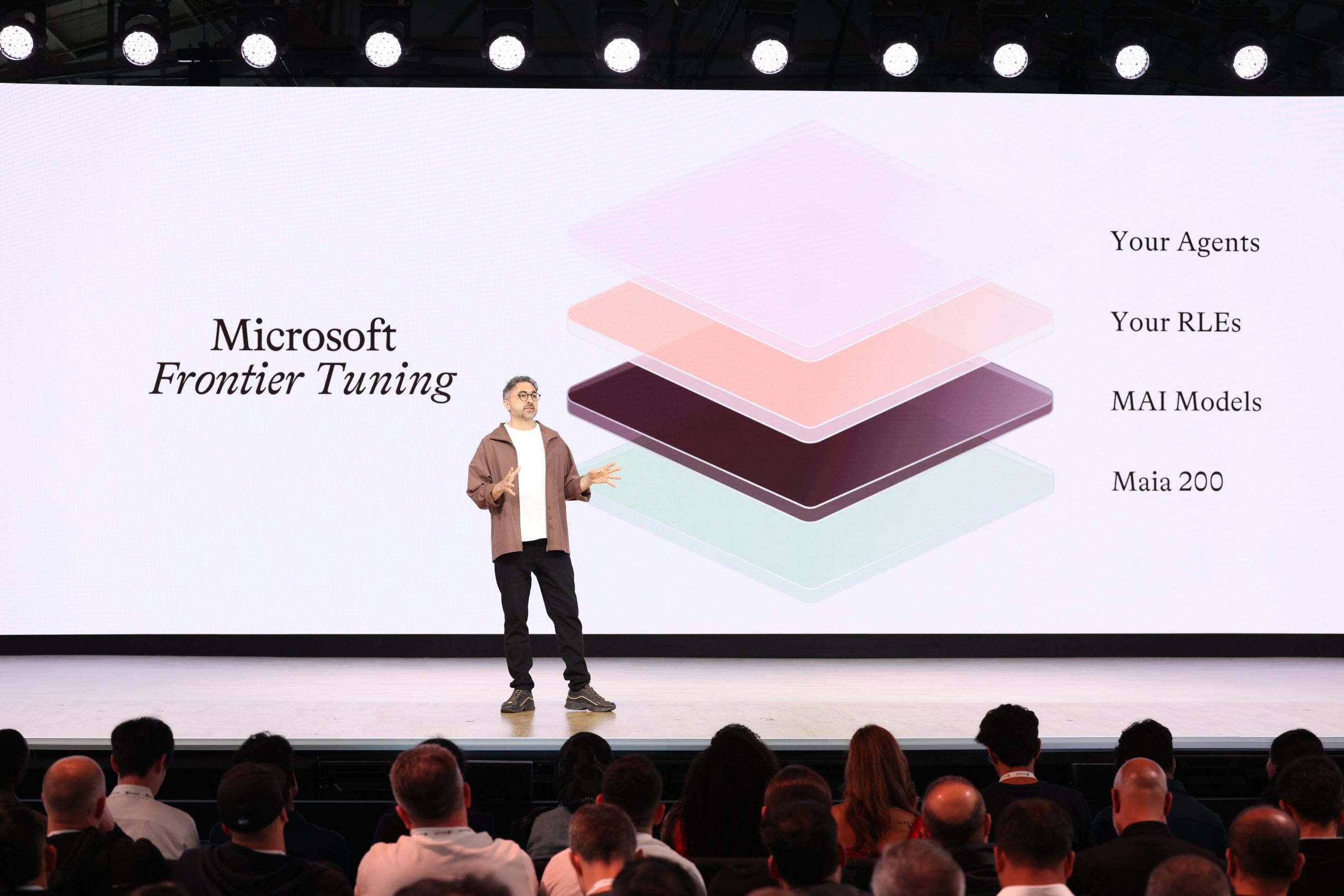 מוסטפא סולימאן מציג את מודלי MAI באירוע Microsoft Build 2026