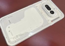 ביקורת: Nothing Phone (4a): מכשיר ביניים עם אופי, ולא עוד מלבן שחור