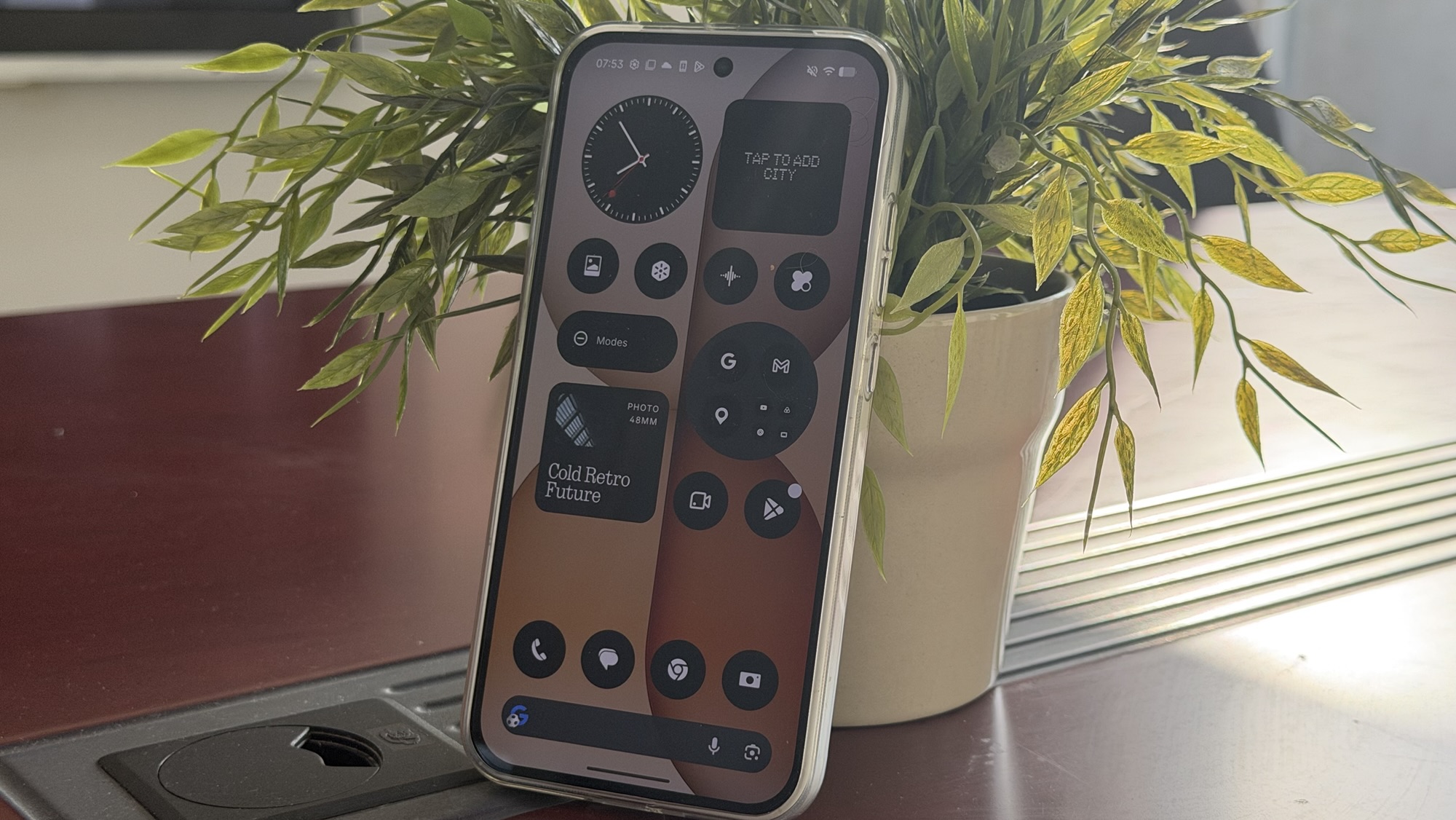 ביקורת: Nothing Phone (4a): מכשיר ביניים עם אופי, ולא עוד מלבן שחור